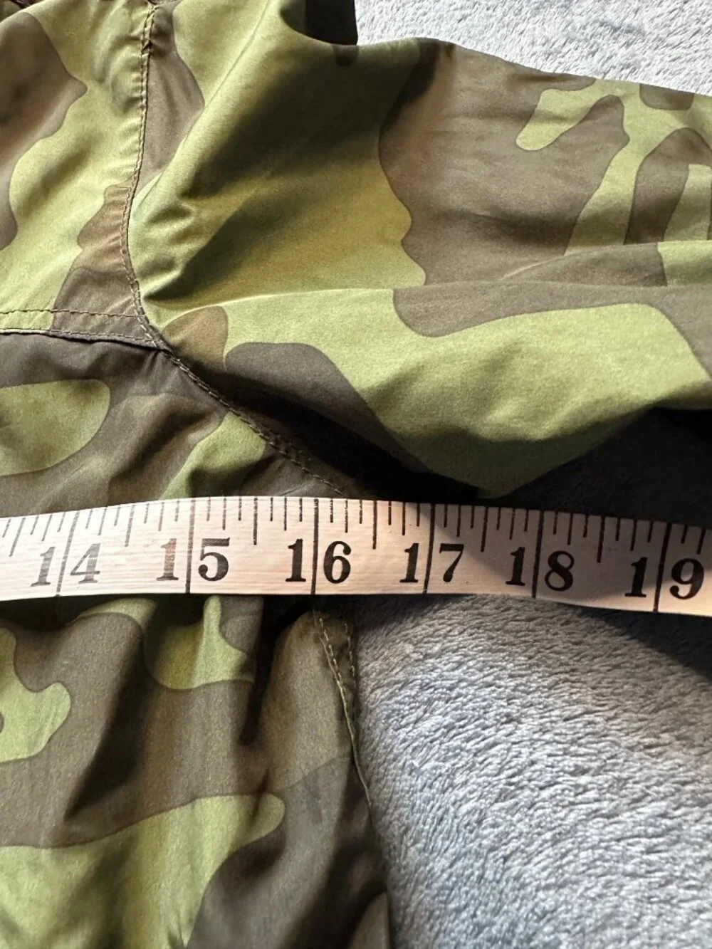 Gap Kids Camo Army Hooded Rain Jacket Windbreaker Medium Green Zip Lightweight